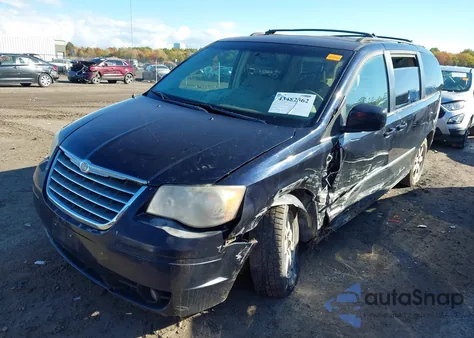 2010 Chrysler Town & Country Touring from USA, damaged, VIN 2A4RR5D15AR149051